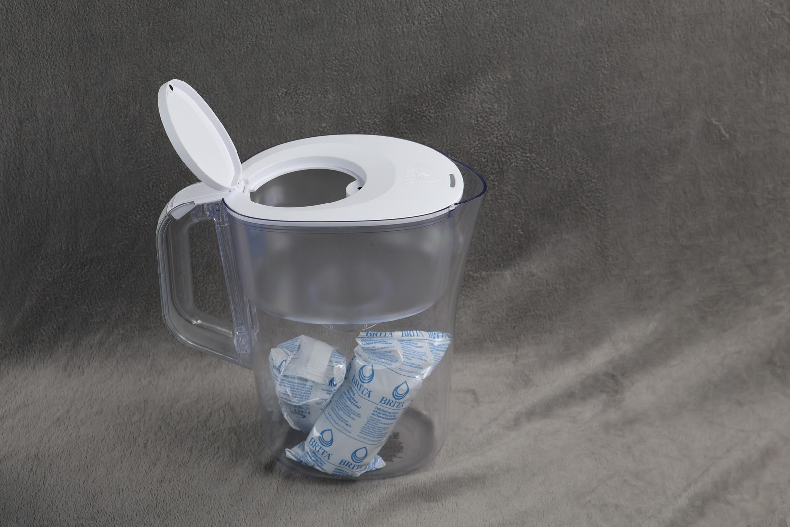 BRITA Maxtra+ 10 Cup Filter Jug White Includes 2 Filters Pitcher Dominican