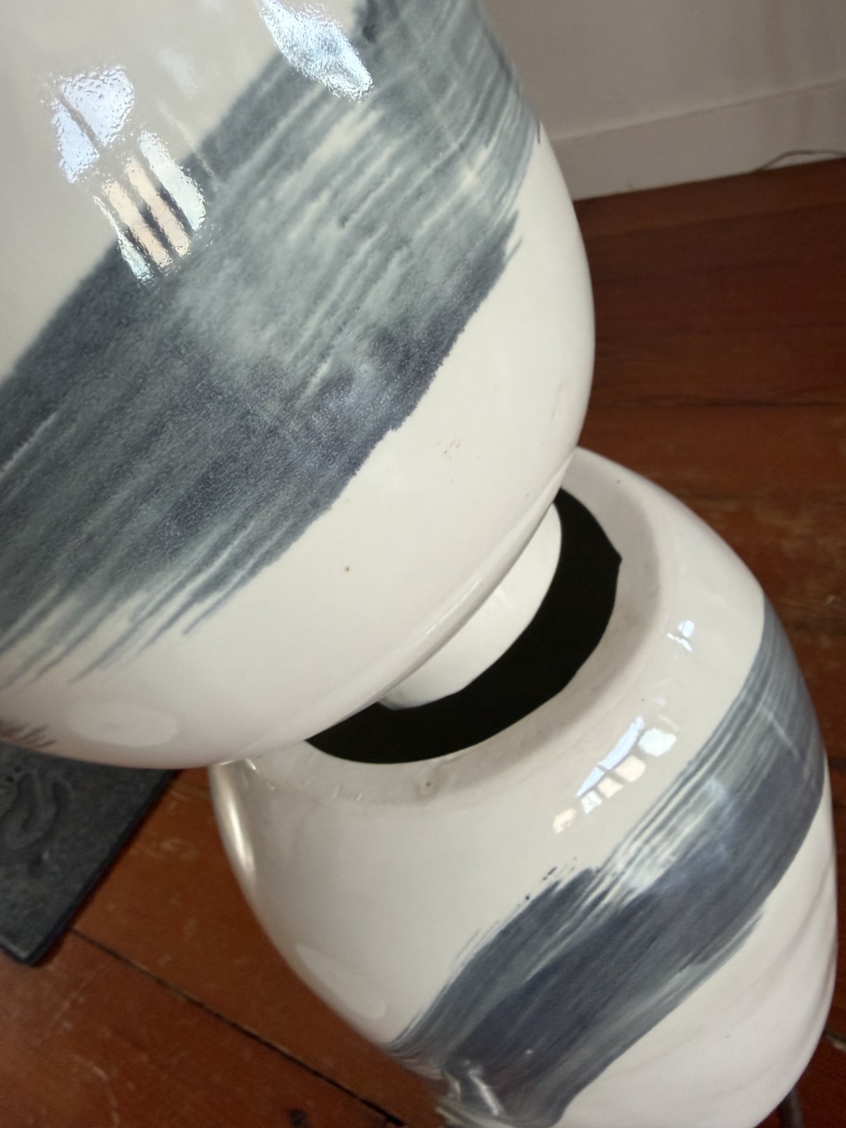 WALTER Ceramic Painted Water Filter for Berkey with stand – pristine condition