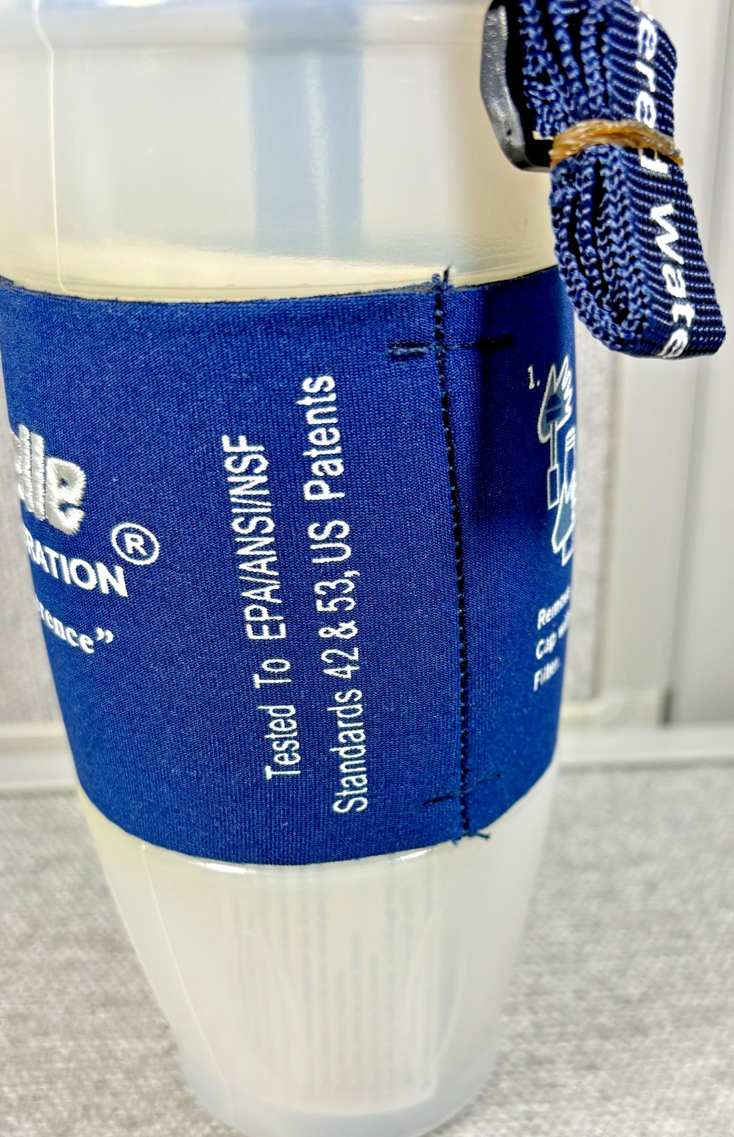 Seychelle 28oz pH20 Filtration Flip Top Pure Water Filter Squeeze Bottle – New