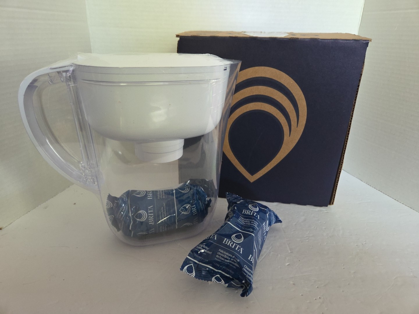 New Brita 6 Cup Metro Light Indicator Water Filtration Pitcher + 2 Elite Filters