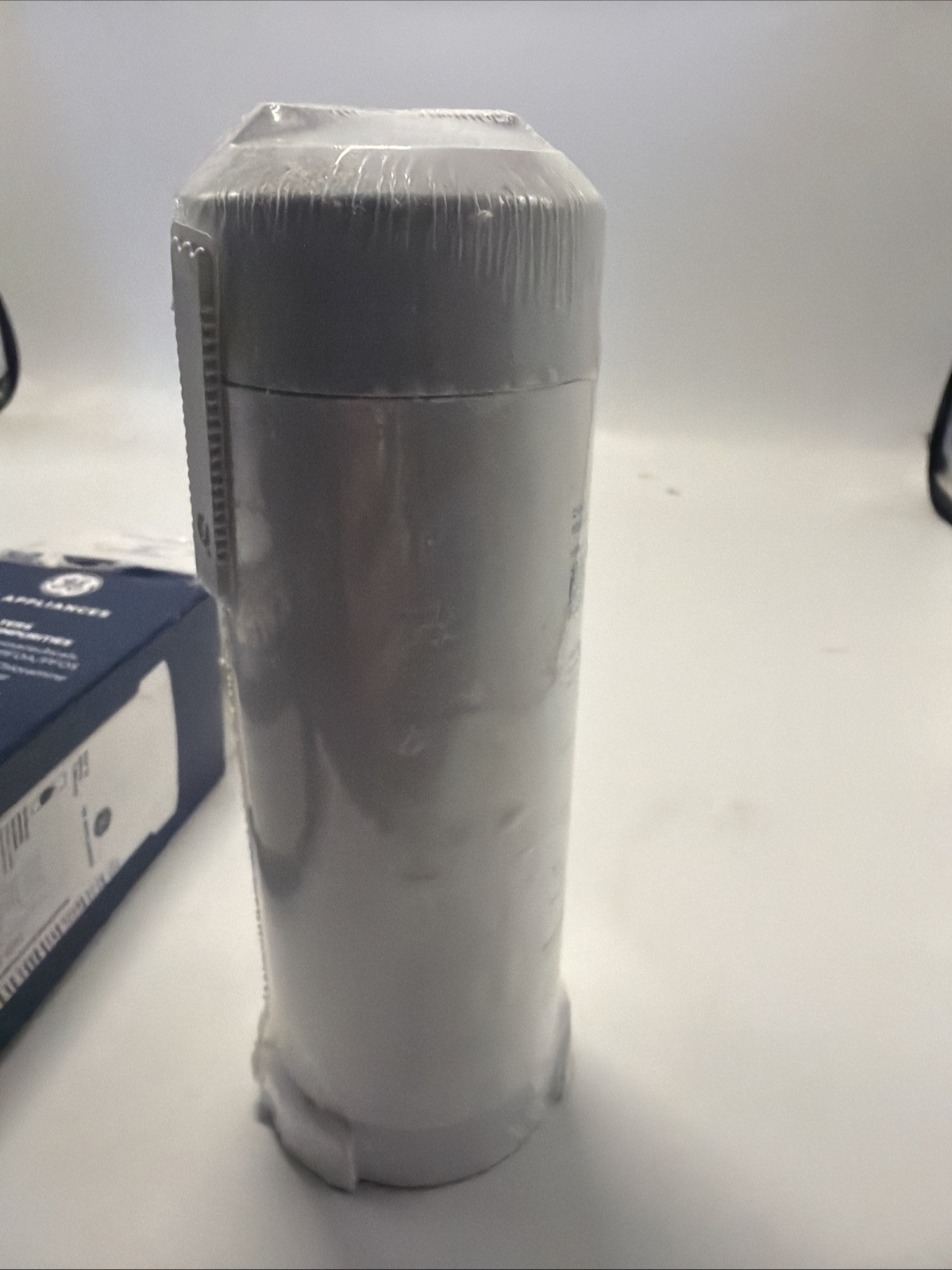 GE XWFE Refrigerator Water Filter – White Filter Sealed Box Ripped