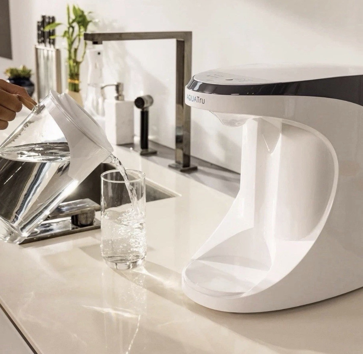NEW AquaTru Countertop Reverse Osmosis Water Purifier Glass Pitcher 4-Stage