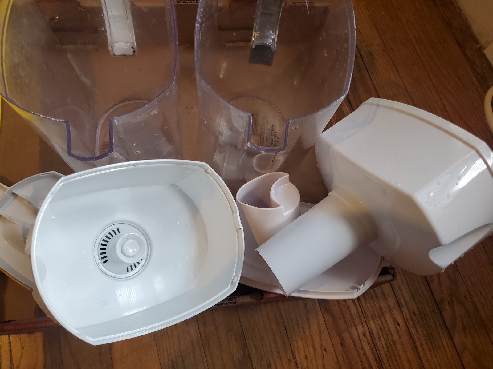 Two Brita filter pitchers with 2 extra new filters