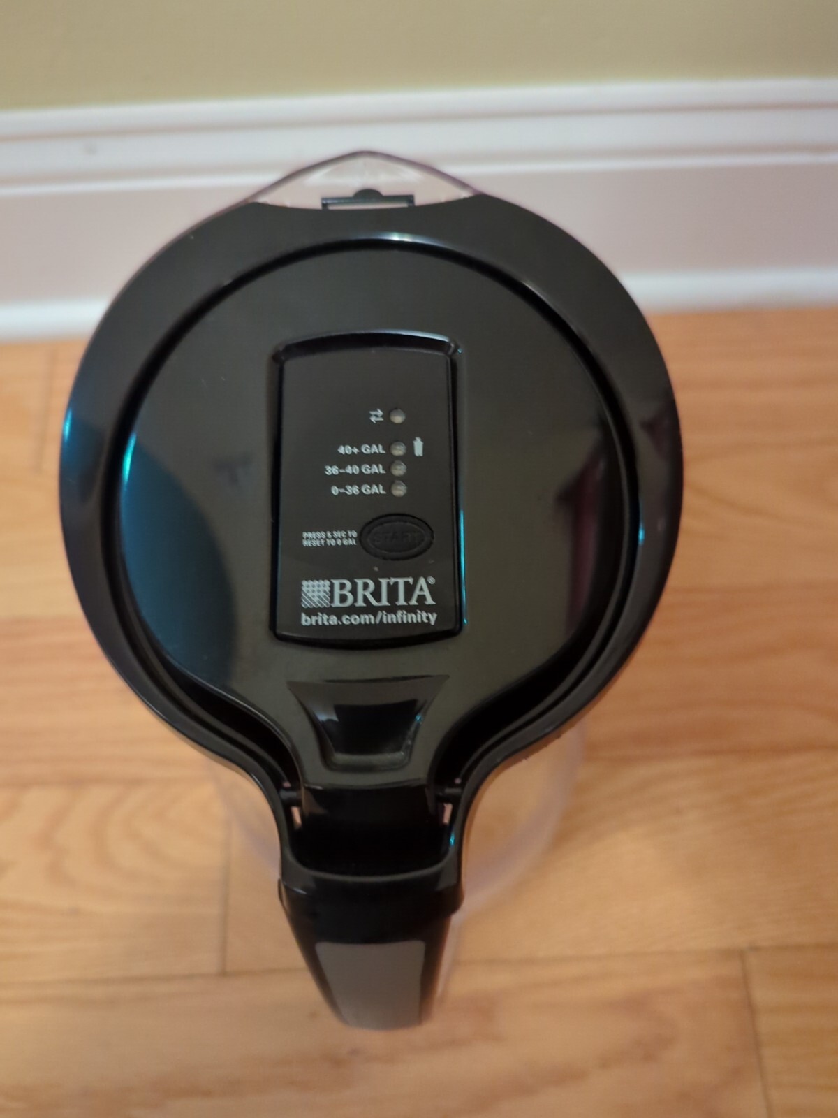 Brita Water Filtration Pitcher Model OB54 Black Lid No Filter0-40 Gal
