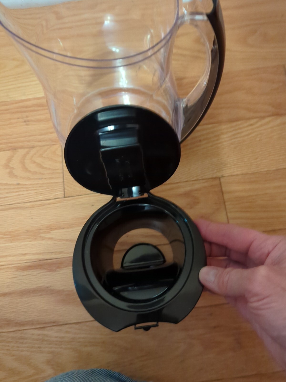 Brita Water Filtration Pitcher Model OB54 Black Lid No Filter0-40 Gal