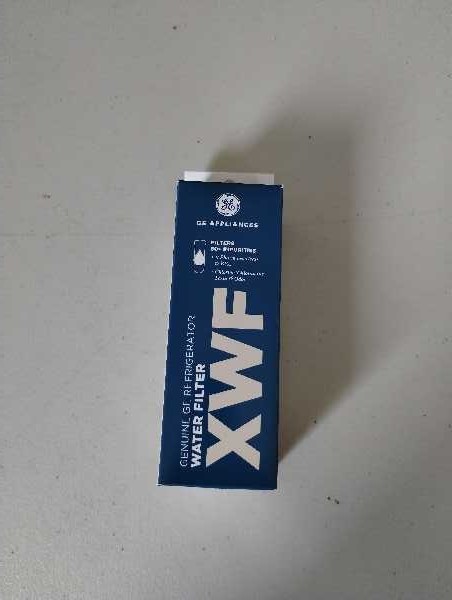 GE Appliances XWF -NO CHIP- Refrigerator Water Filter Genuine OEM Replacement