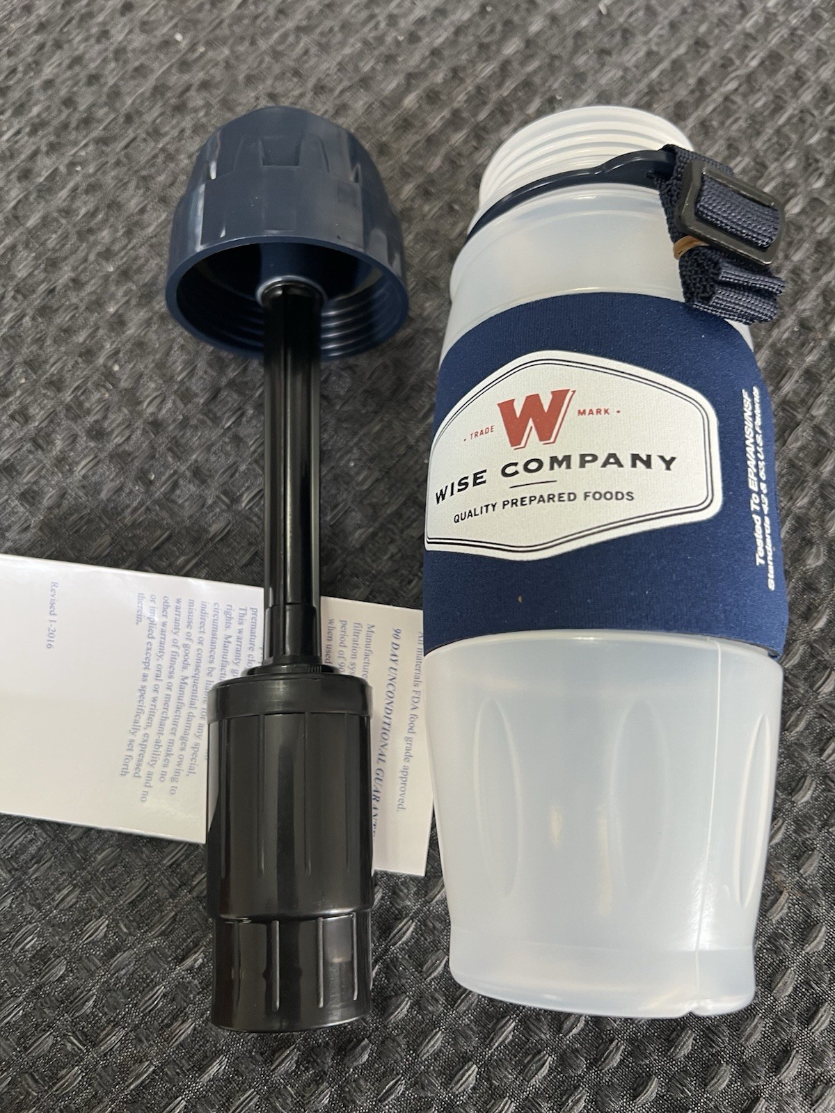 Wise Company 28 oz Extreme Water Bottles Filters Virus Bacteria & Radiation