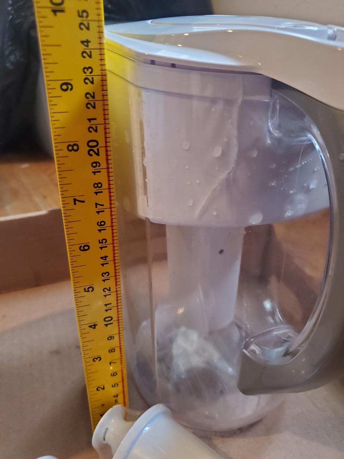 Two Brita filter pitchers with 2 extra new filters