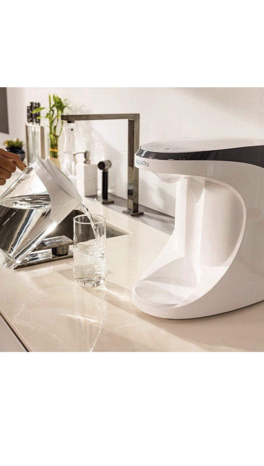 AQUATRU Carafe Countertop Reverse Osmosis Water Purifier NEW open Box
