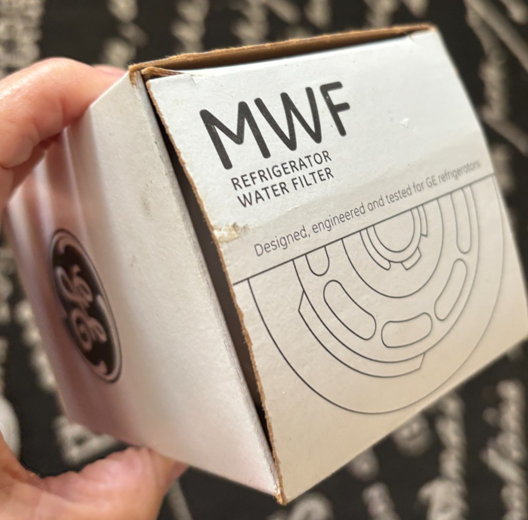 New Sealed OEM GE MWF Refrigerator WATER FILTER P75009 46-9991 Boxed 300 gallons