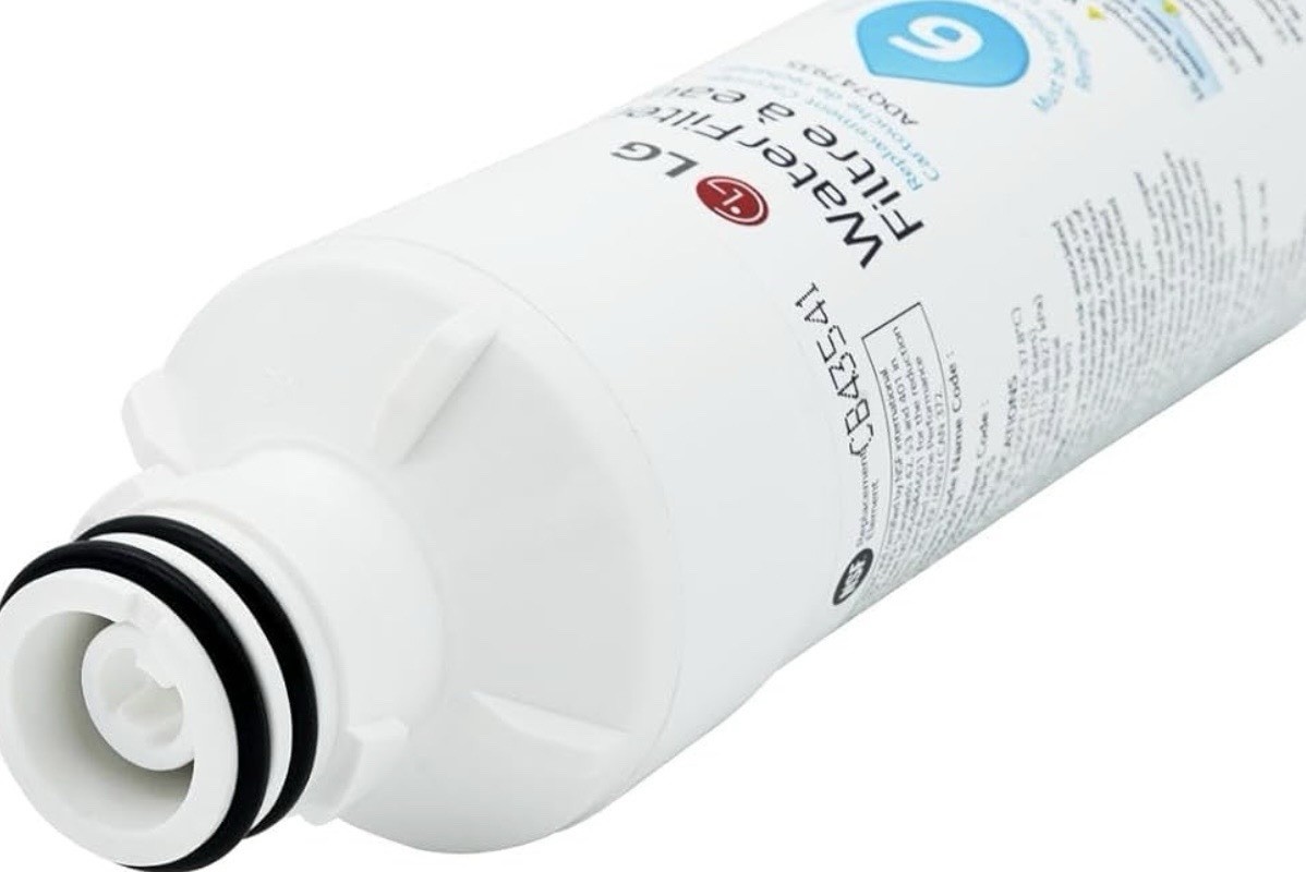 LG LT1000P2 6-Month / 200 Gallon Refrigerator Replacement Water Filter, Reduces