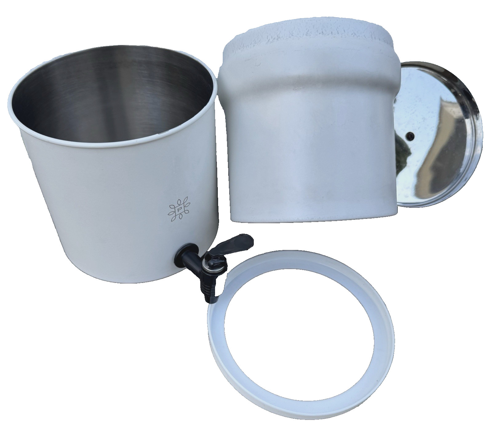 The Pure Co Countertop Water Filter System Decanter Gravity Fed Ivory 1 Gallon