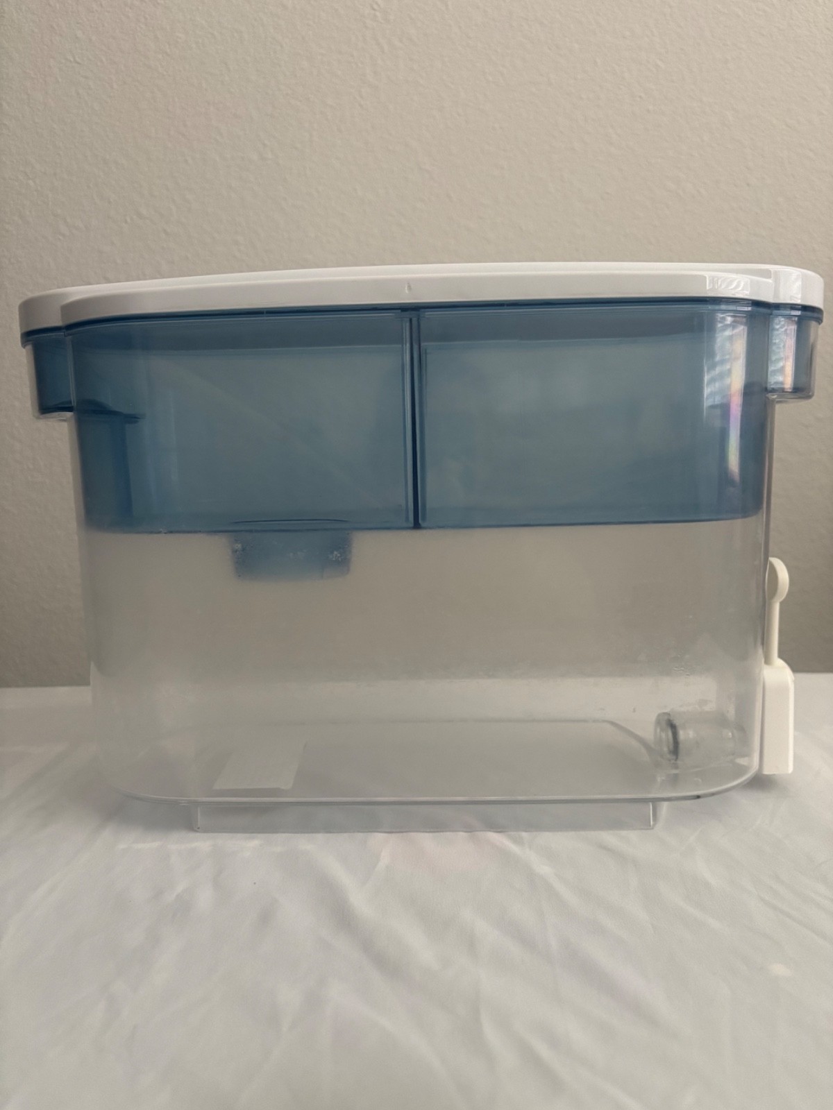 PUR PLUS 30 Cup Water Filter Dispenser Reservoir DS1811Z Blue/White Replacement