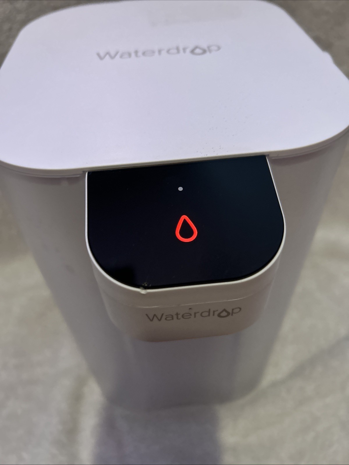 Waterdrop 98% Chloramine Reduction Electric Water Filter Pitcher, with 1 Filter