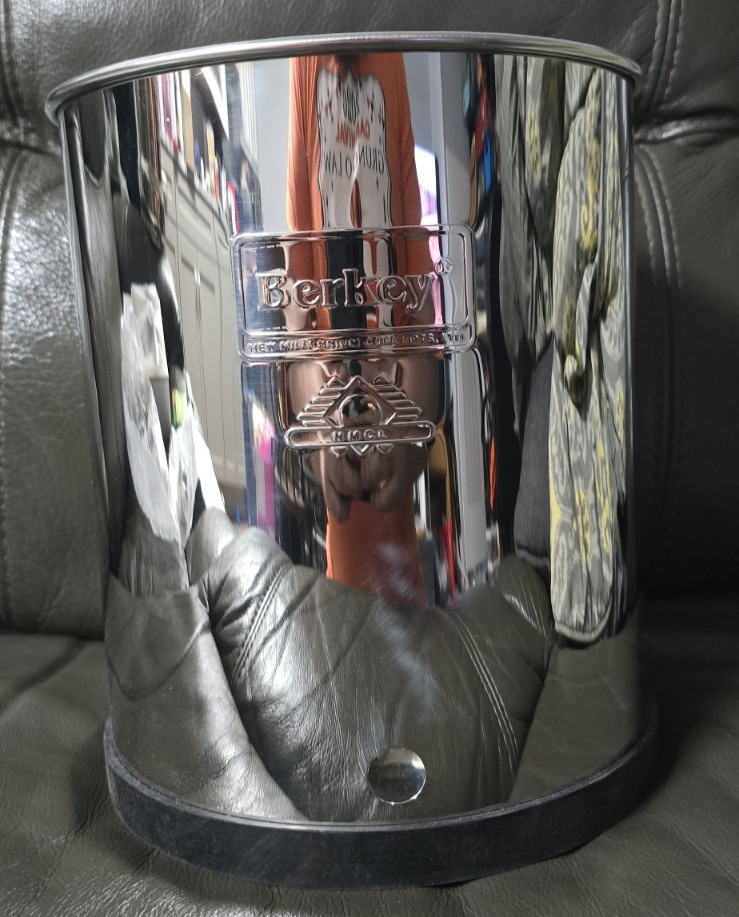 Berkey Water Purification AISI 304 Stainless Steel 2.1 Gallon New Open Box