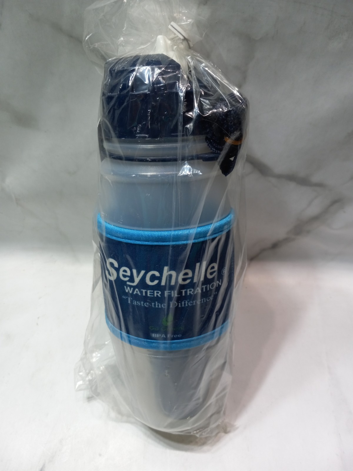 Seychelle Extreme 28 oz Flip Top Water Filter Bottle Radiological Ionic Micron