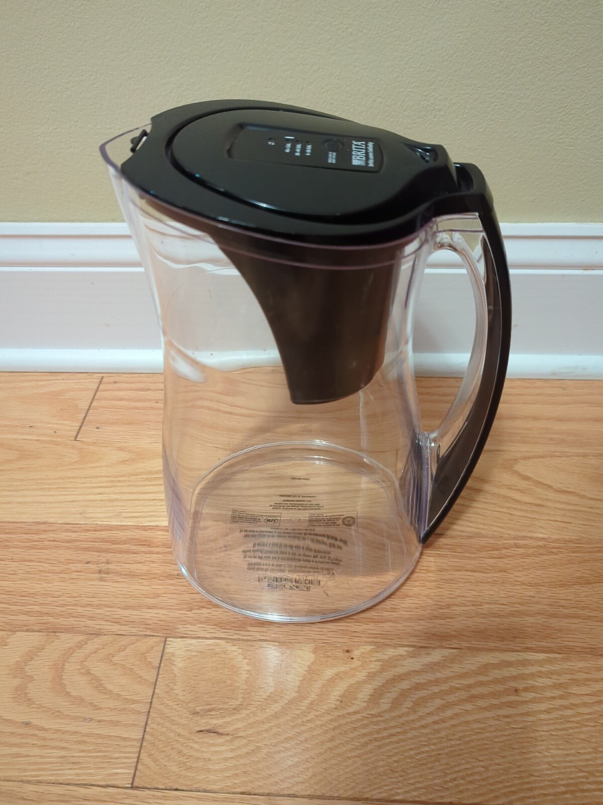 Brita Water Filtration Pitcher Model OB54 Black Lid No Filter0-40 Gal