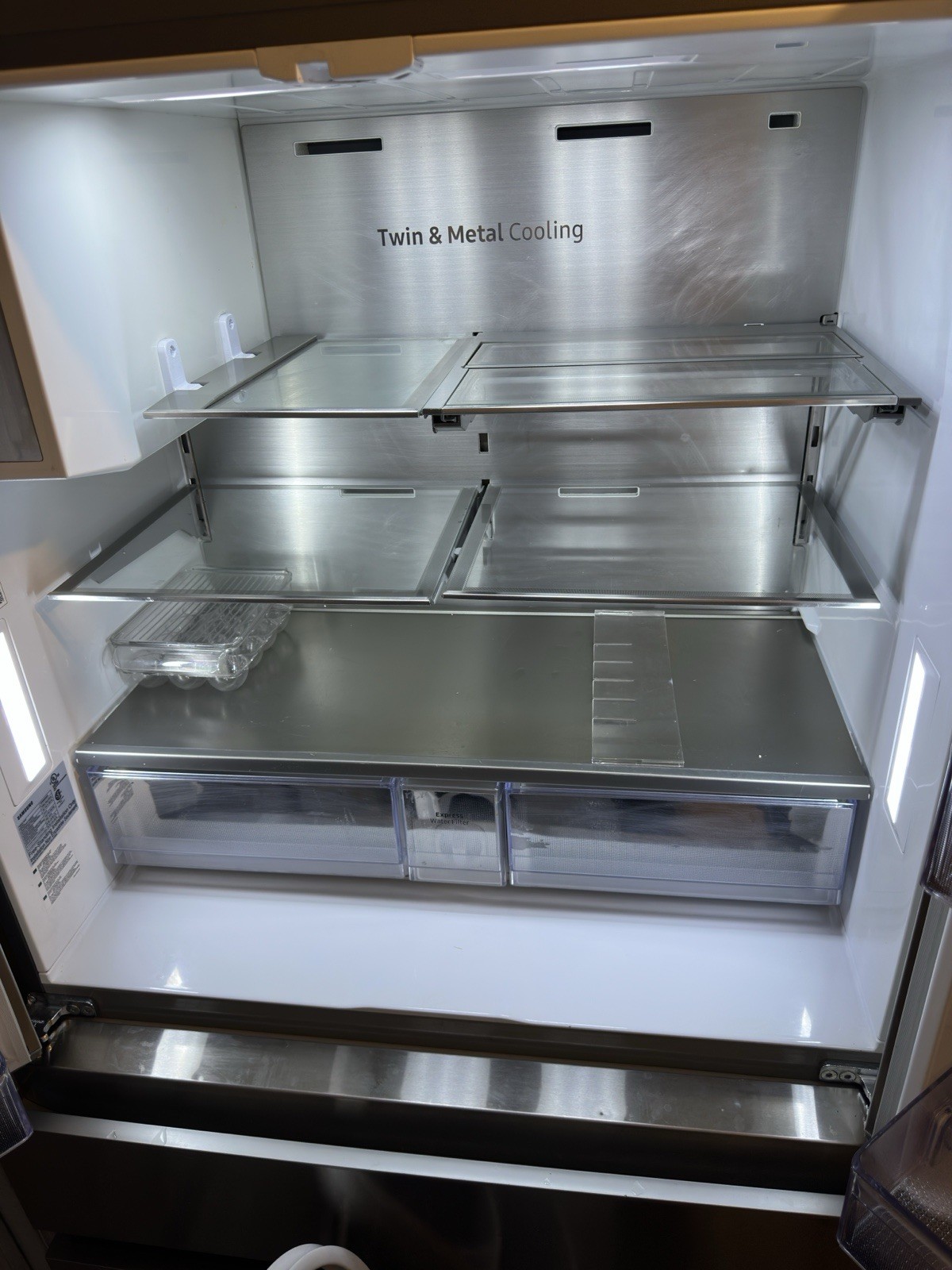 Beautiful Samsung Smart Fridge With Give Screen Ice Maker And Water Dispenser