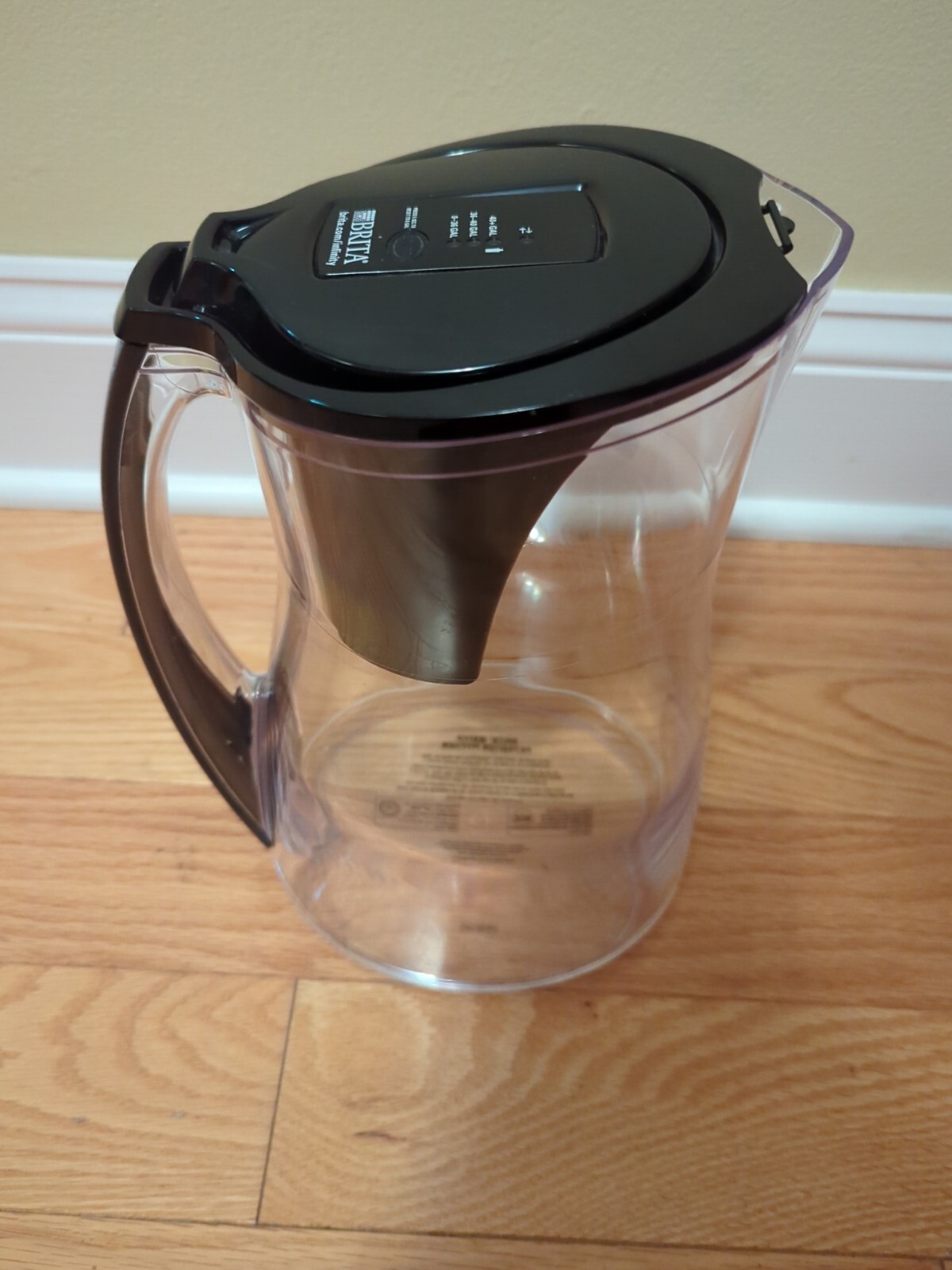 Brita Water Filtration Pitcher Model OB54 Black Lid No Filter0-40 Gal
