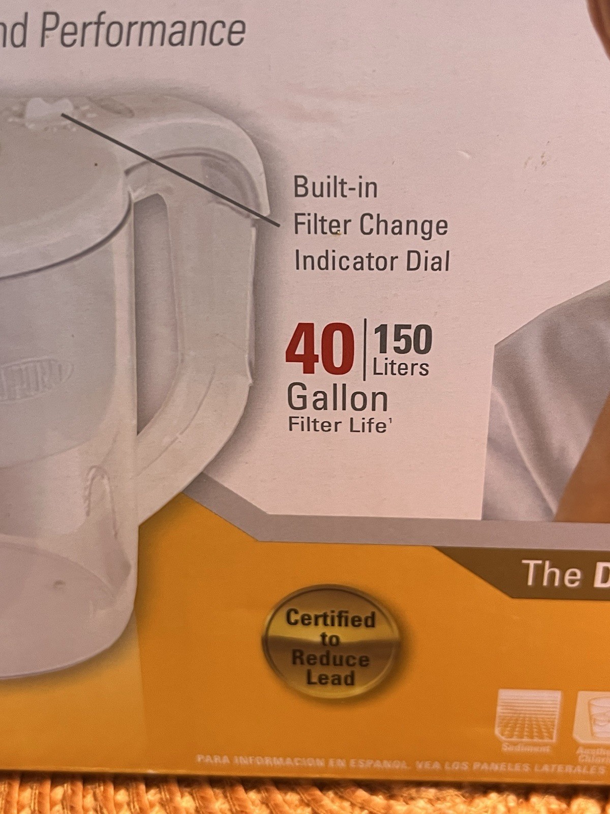 8 Cups DuPont Traditional 40 Gallon Water Filter Pitcher