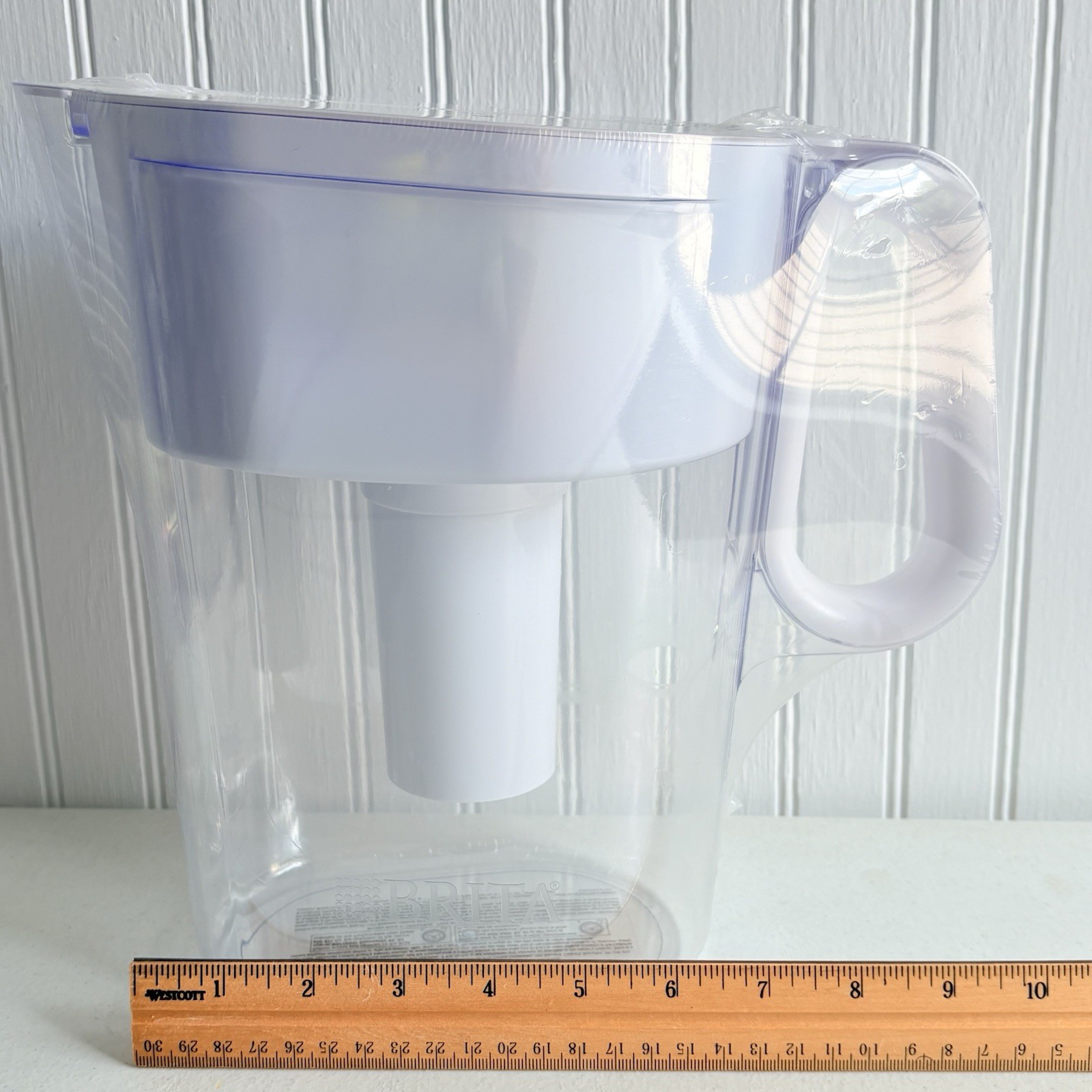 New & sealed Brita white Wave Pitcher water filtration system out of box