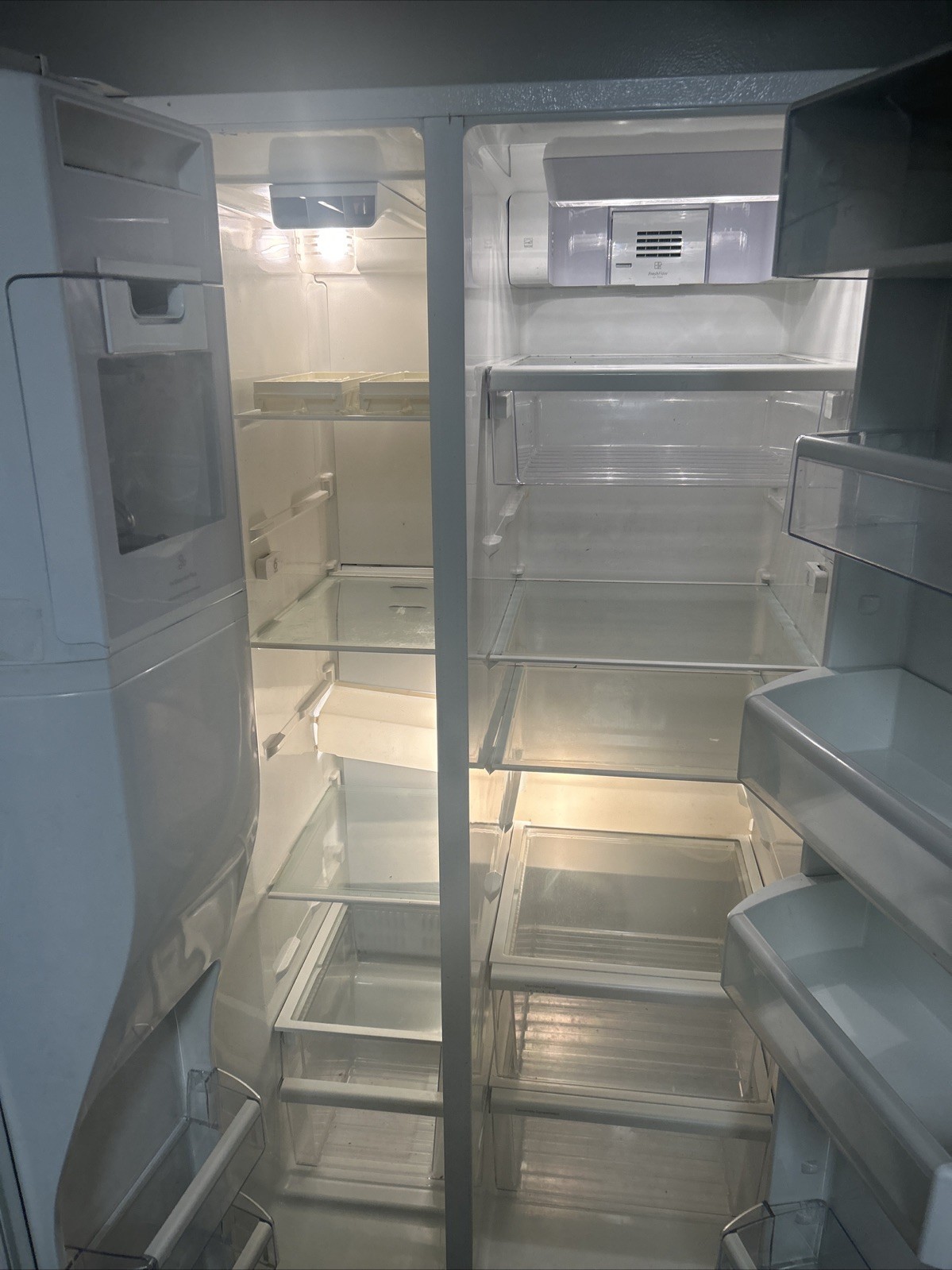 Whirlpool Gold 26 CU Inch Refrigerator