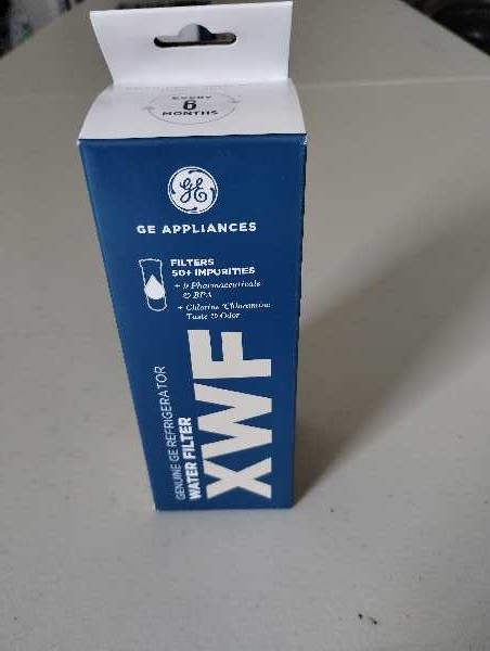 GE Appliances XWF -NO CHIP- Refrigerator Water Filter Genuine OEM Replacement