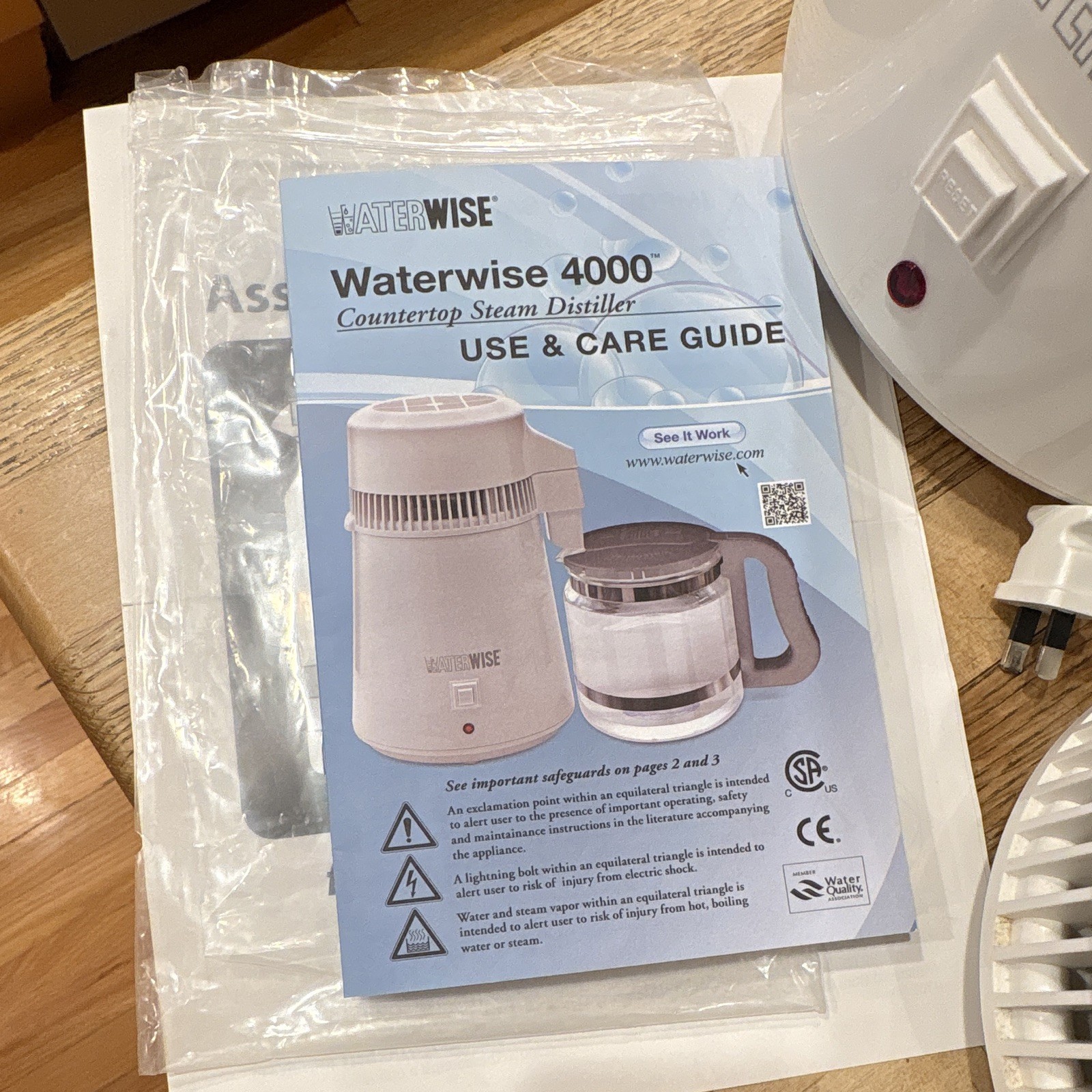 Waterwise 4000 Countertop Water Distiller 1 Gal White/Gray w/ Carafe