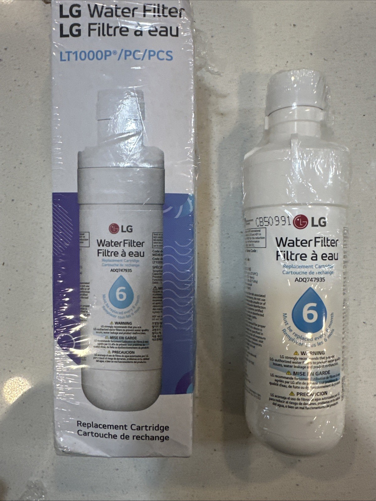 200 Gallon Capacity Refrigerator Water Filter Replacement ADQ74793501 White