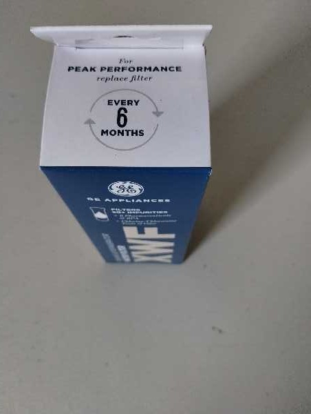 GE Appliances XWF -NO CHIP- Refrigerator Water Filter Genuine OEM Replacement