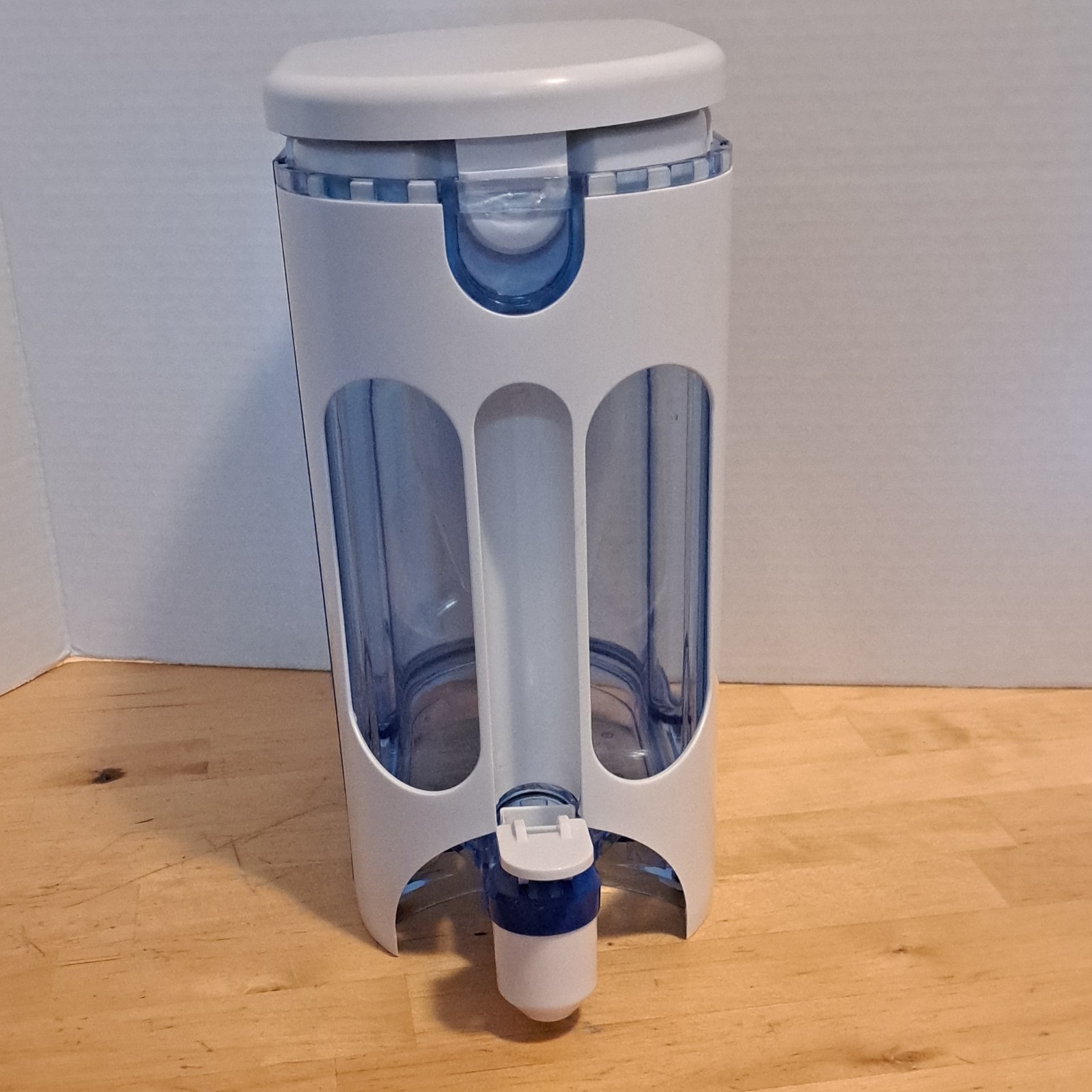 ZeroWater 5-Stage Filter Jug Dispenser Pitcher w/ Spigot 2.8L Blue/White