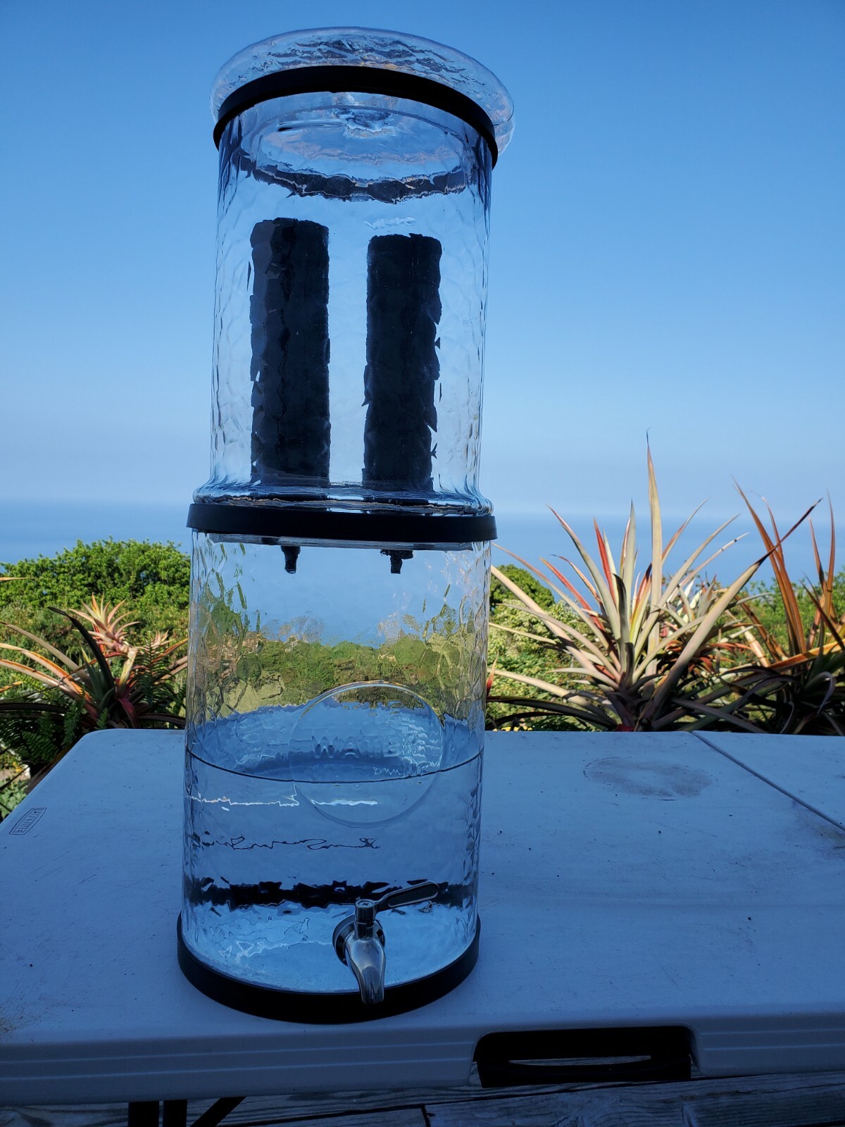 The Water Machine ® water purifier World’s first all-glass gravity water filter.