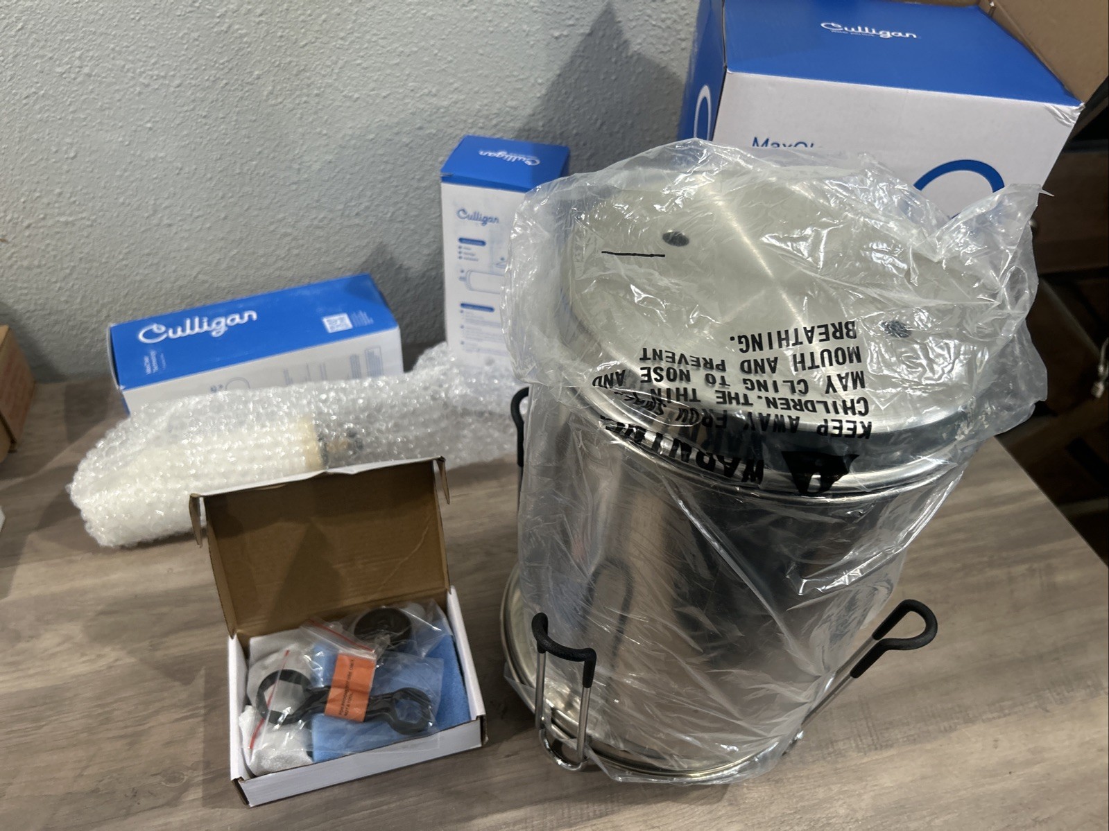 Culligan MaxClear Technology 2.25 Gallon Gravity Water Filter System W 2 Filters