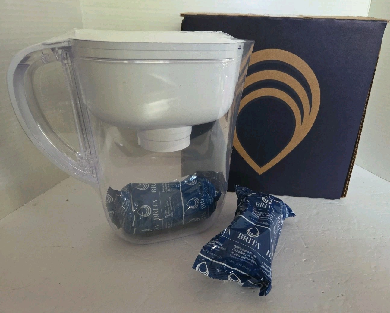 New Brita 6 Cup Metro Light Indicator Water Filtration Pitcher + 2 Elite Filters
