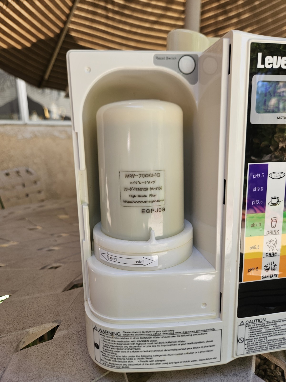 Enagic LeveLuk SD501 TYH-401 Alkaline Kangen Water Ionizer System White