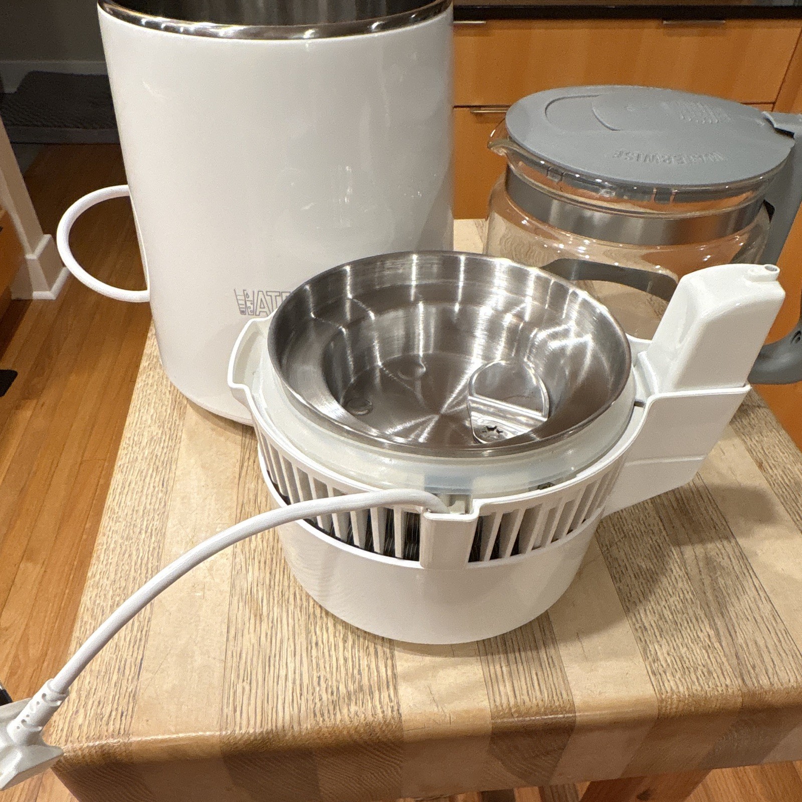 Waterwise 4000 Countertop Water Distiller 1 Gal White/Gray w/ Carafe