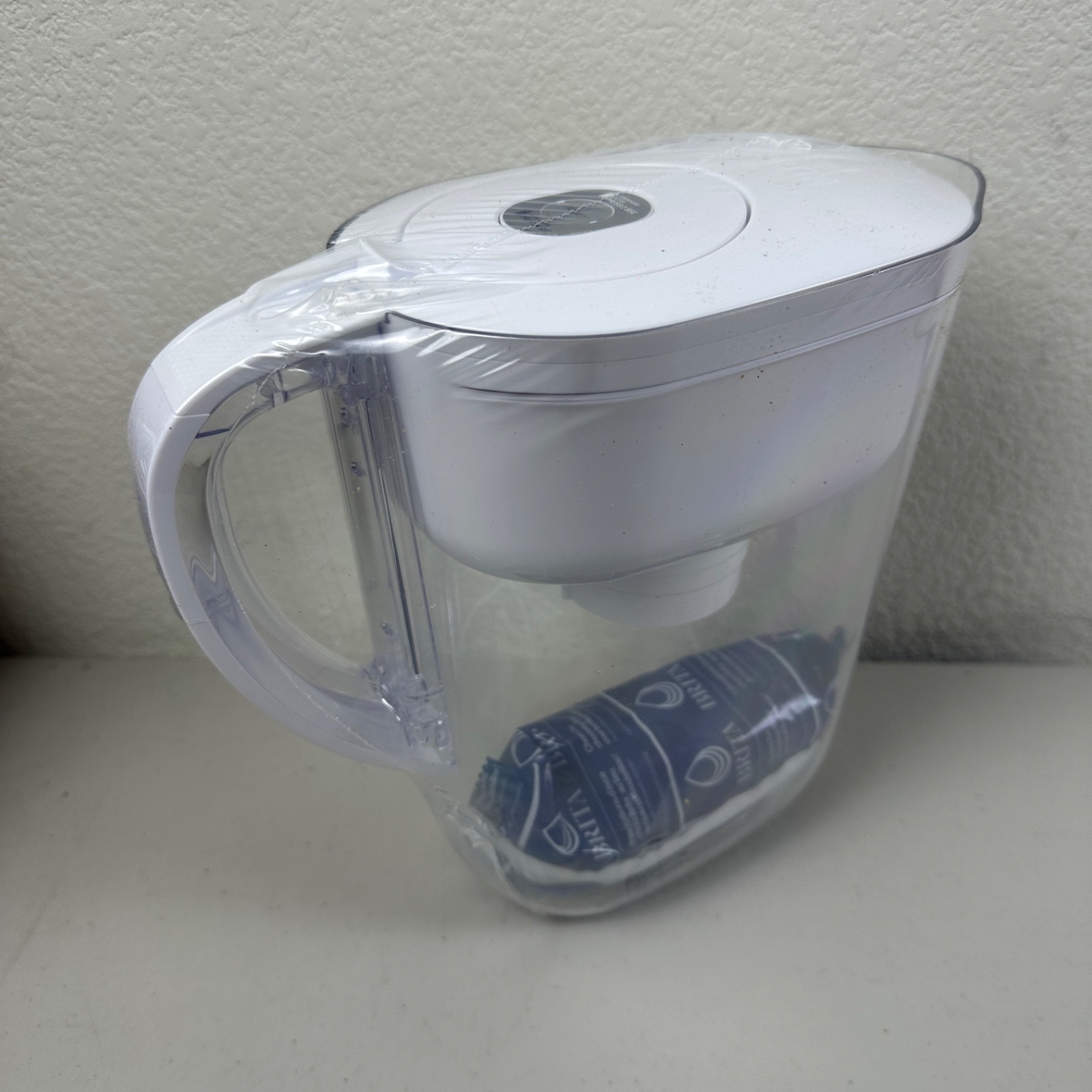 Brita Metro Small 6-Cup Elite Water Filter Pitcher WQA NSF/ANSI Certified White