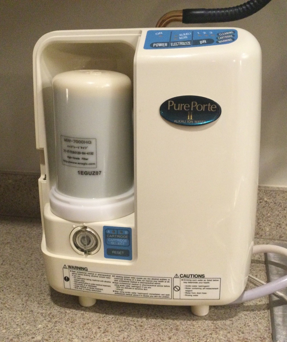 Toyo Pure Porte II Gold Water Ionizer TYH-81 from 2006 (now Leveluk)