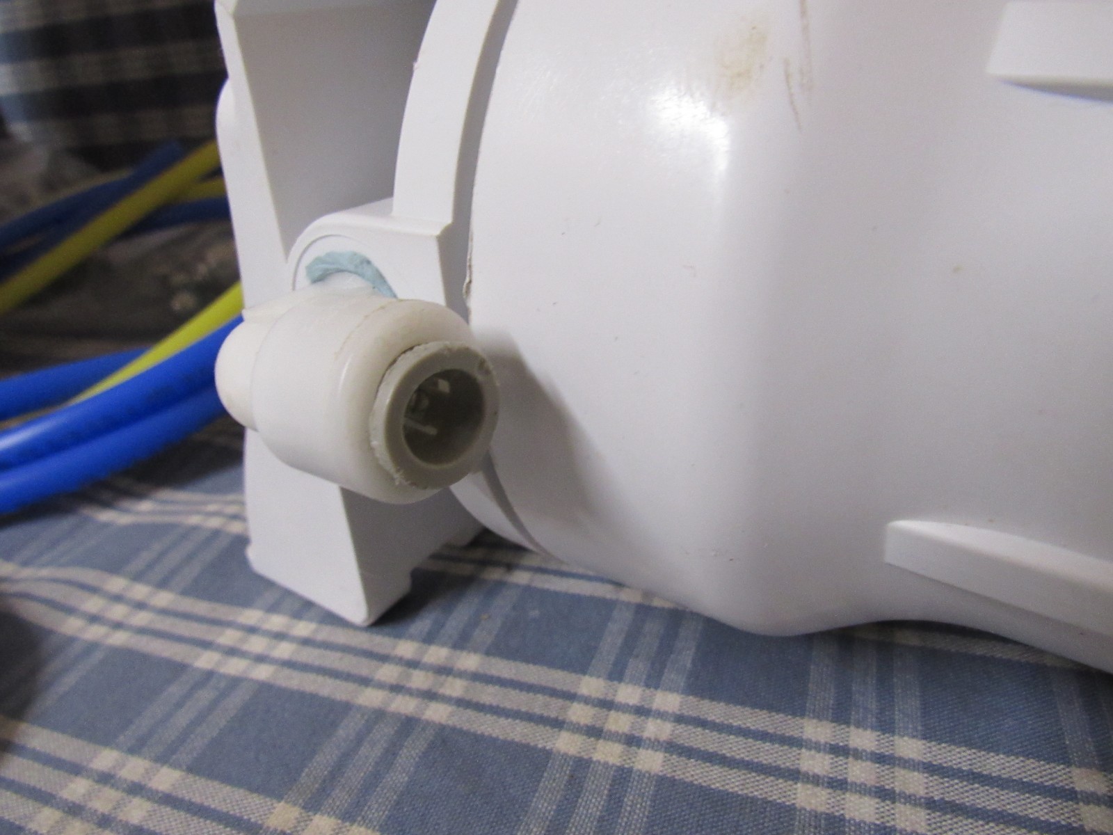 Whirlpool WHED20 UltraEase Undersink Dual Stage Water Filter Kit FREE SHIPPING.