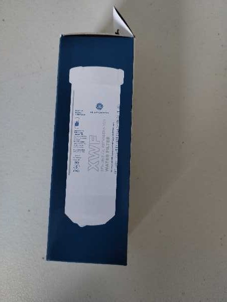 GE Appliances XWF -NO CHIP- Refrigerator Water Filter Genuine OEM Replacement